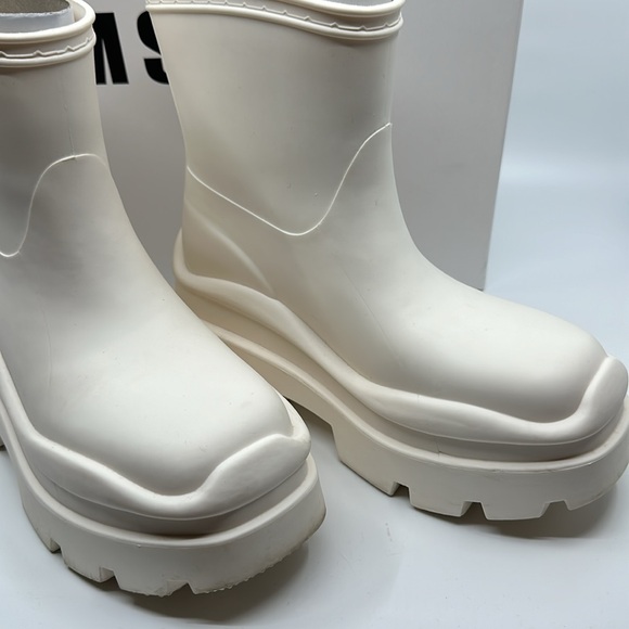 In box MSGM white rubber Carrarma boots, Sz 35 - Picture 2 of 11